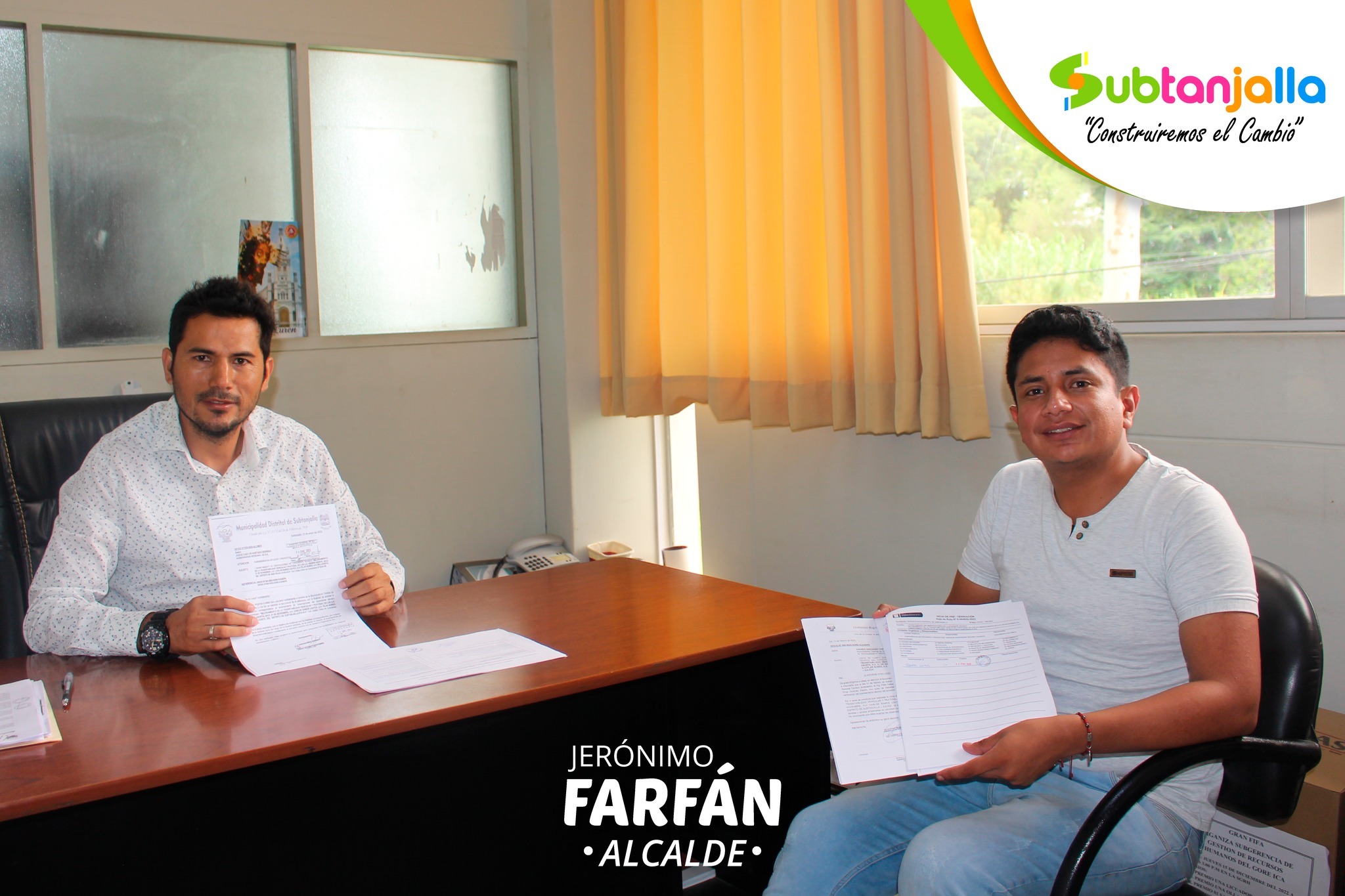Burgomaestre Jerónimo Farfán García junto al Gerente Regional de Infraestructura Ing. Abel Juan Osorio Argomedo