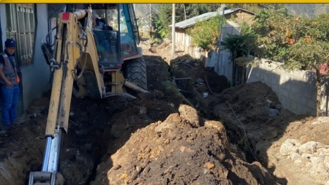 Obra de saneamiento de la asociación la Cantuta en la localidad de Tamburco que contemplo más de de 440 metros lineales.