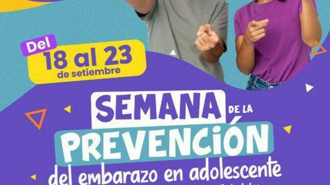 👉Con el lema, "𝙋𝙧𝙤𝙩é𝙜𝙚𝙩𝙚, 𝙔𝙖. 𝘿𝙚𝙘𝙞𝙙𝙚 𝙗𝙞𝙚𝙣 𝙩𝙪 𝙛𝙪𝙩𝙪𝙧𝙤 𝙘𝙤𝙣 𝙖𝙣𝙩𝙞𝙘𝙤𝙣𝙘𝙚𝙥𝙩𝙞𝙫𝙤𝙨 𝙨𝙚𝙜𝙪𝙧𝙤𝙨", La red de Salud Dos de Mayo conmemora la Semana de Prevención del Embarazo en Adolescente que se lleva a cabo entre el 18 al 30 de septiembre de 2023.
👉Durante los últimos años, en el Perú, según la Encuesta Demográfica y de Salud Familiar (Endes), 13 de cada 100 adolescentes entre 15 a 19 años ya eran madres o se encontraban embarazadas por primera vez. En ese contexto, la encuesta Endes del 2021 muestra que 8.9 % de las adolescentes entre 15 a 19 años estuvieron alguna vez embarazadas; de estas, 6,6 % ya eran madres y el 2,3 % estaban gestando por primera vez. La mayor incidencia se encuentra en el área rural con (15,6 %) que ya son madres.
👉El embarazo en adolescentes es un problema de salud pública, que se debe abordar con el compromiso de todos los sectores y niveles de gobierno, a fin de realizar la articulación intersectorial e intergubernamental, así como la ejecución de estrategias para prevenir el aumento de los casos.
👉El embarazo adolescente incrementa el riesgo de mortalidad materna y del niño por nacer debido a que las gestantes adolescentes no están preparadas física, mental y socialmente para afrontar las condiciones que demanda una maternidad sobre todo a tan temprana edad.
👉En el marco de la conmemoración de la Semana de Prevención del Embarazo en Adolescente, la Red de Salud Dos de Mayo que lidera la directora Lic. Enf. Liz Jovanna Laurencio Paucar, a través de la Etapa Vida Adolescente informa que en todos los establecimientos de salud se brindan orientación y consejería en salud sexual y reproductiva para los adolescentes, según la Norma Técnica de Salud de Planificación Familiar (RM 652-2016/Minsa); así como también se identifican y sensibiliza a la población sobre diversos tipos de violencia.