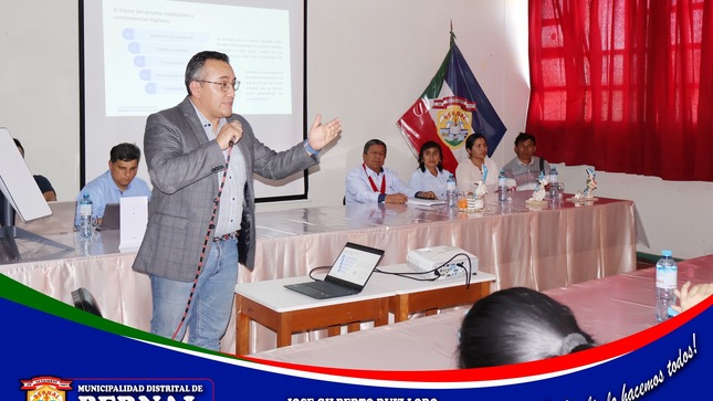 Alcalde José Gilberto Ruiz Loro impulsa avances en la educación de nuestro distrito de Bernal.