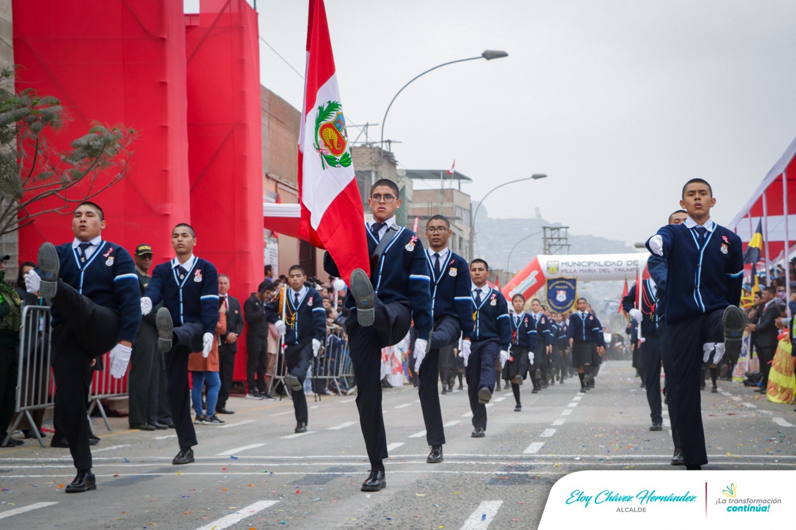 Más de 30 instituciones educativas desfilaron con gran fervor patriótico.
