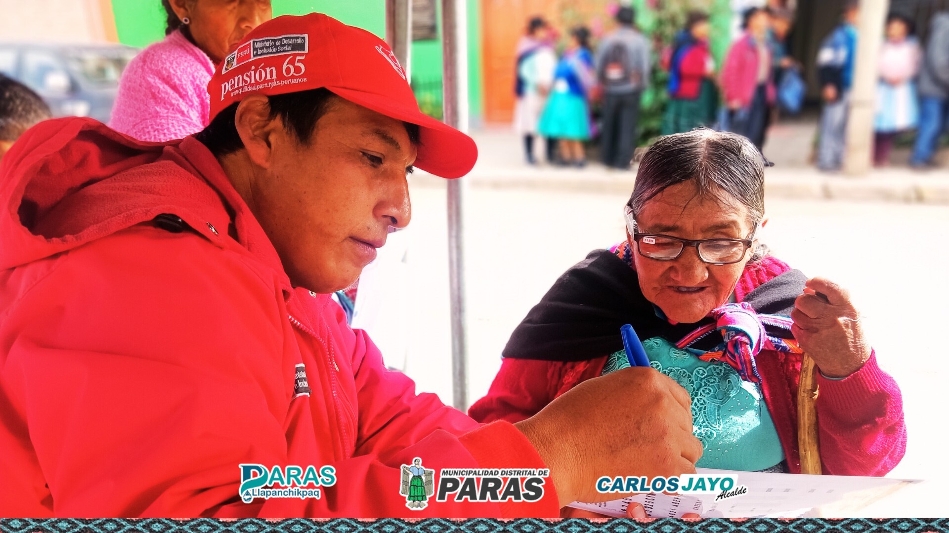 Entrega de lentes a adultos mayores