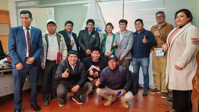 participación de Autoridades y funcionarios del Gobierno Regional; Ing. José Corrales Vizcarra y Srta. María Elena Yábar Peralta, Ing Joseph Arizaca Romero-Gerente Regional de Transportes y Comunicaciones, Lic Alex Camala-Regidor Provincial, y con la activa participación de 2 Alcaldes de Municipalidades de Centros Pobladores Sr. Efraín Cutipa Cruz-Alcalde de Quisicancha y el Sr. Wilbert Tacuri Alcalde de la MCP Ccopi–Ccatcca