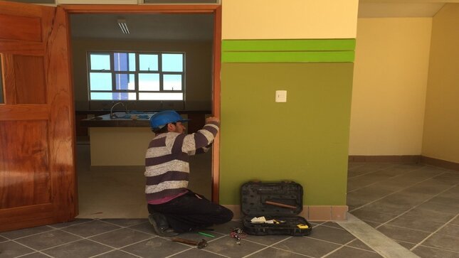 Foto referencial: Mantenimiento de locales educativos