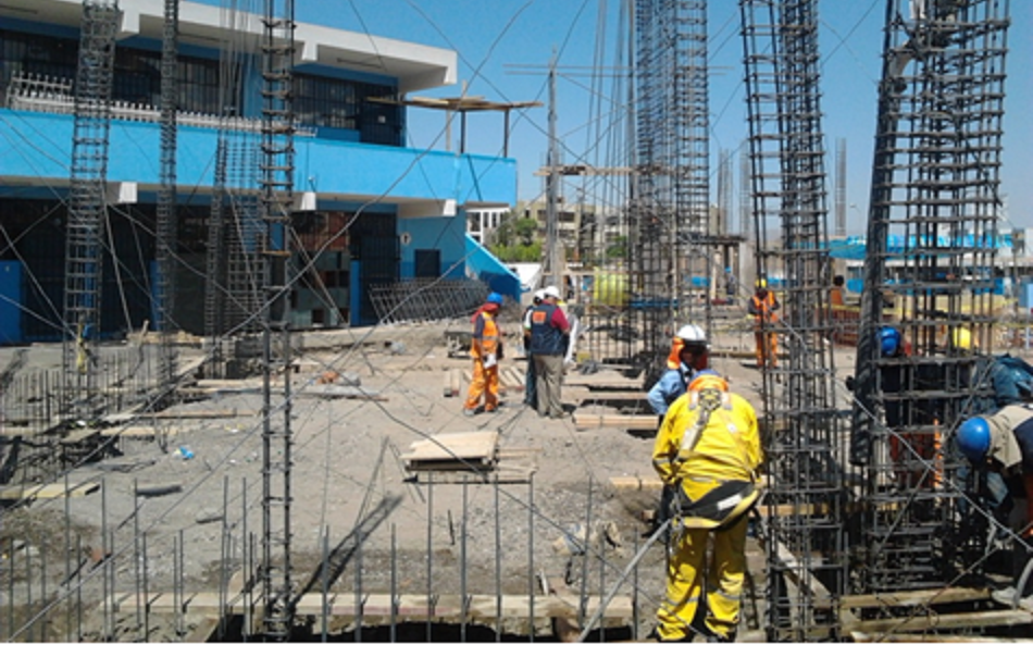Obra en ejecución de institución educativa Honorio Delgado Espinoza de Arequipa