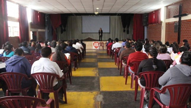 El Programa Nacional de Infraestructura Educativa (PRONIED), del Ministerio de Educación, brindó información a los padres de familia sobre las labores de ejecución de obras y mantenimiento regular de la infraestructura educativa pública en los distritos de San Juan de Lurigancho y El Agustino.