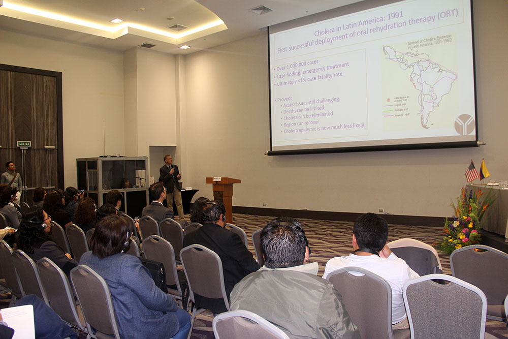 Imagen muestra a auditorio lleno de participantes al congreso