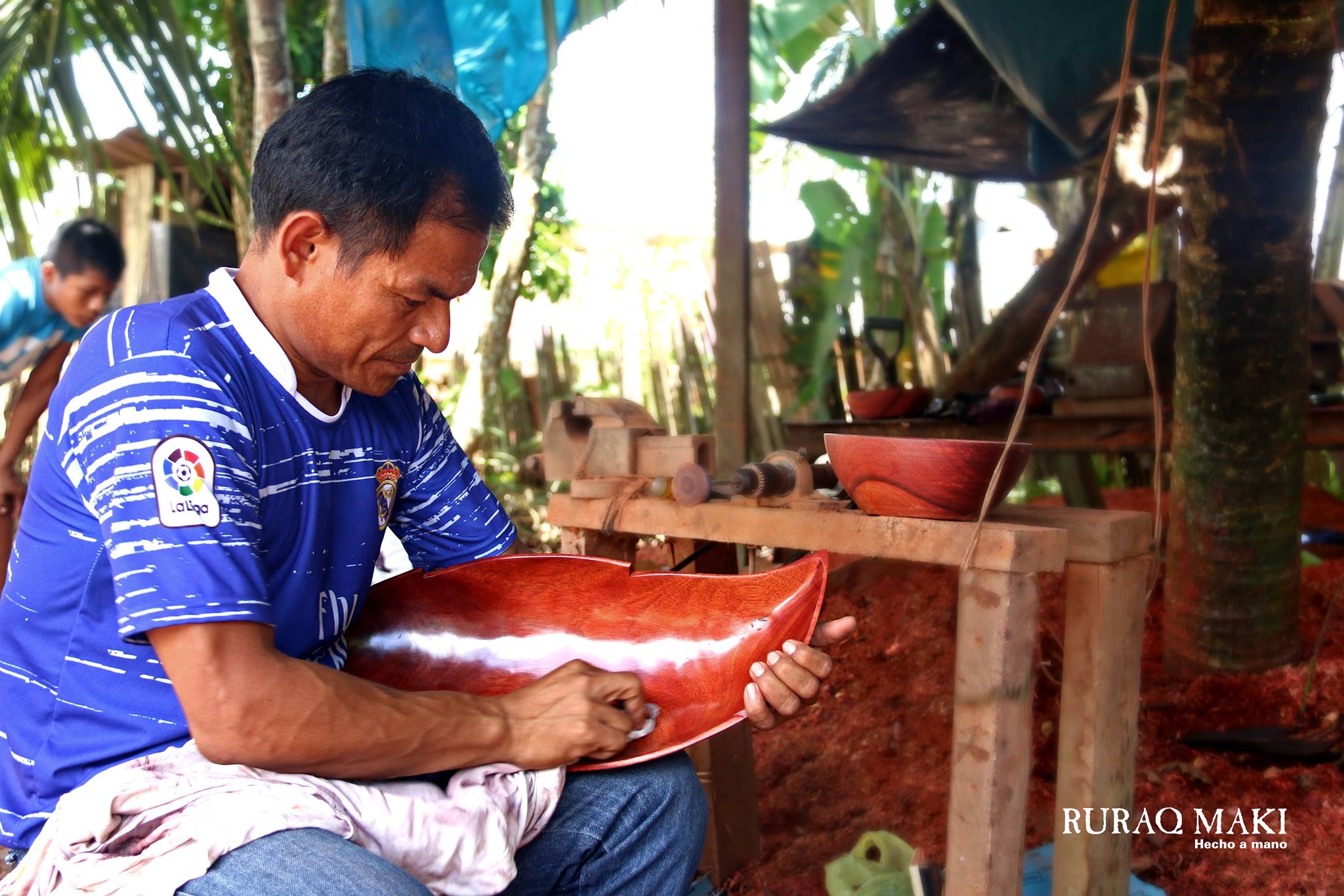 Tallado en Madera El Guacamayo está en Ruraq Maki