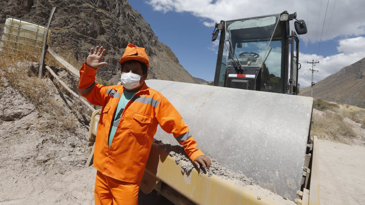 Arranca Perú: Inician trabajos de mantenimiento en 457 km de caminos vecinales en Arequipa