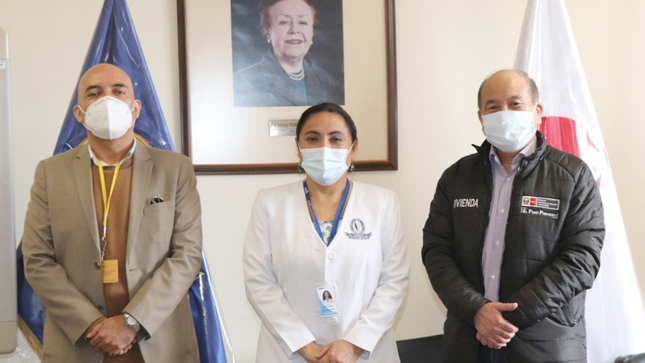 Imagen de los representantes del CONADIS, el Instituto Nacional de Rehabilitación y el Ministerio de Vivienda durante la reunión.