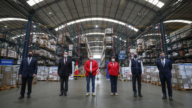 residente del Consejo de Ministros recibió 250 ventiladores mecánicos donados por el Gobierno de Estados Unidos.