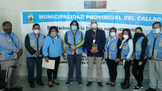 Imagen del Presidente del Conadis, servidoras y servidores de la OMAPED Callao y voluntarias y voluntarios de la ONG Corazones Unidos
