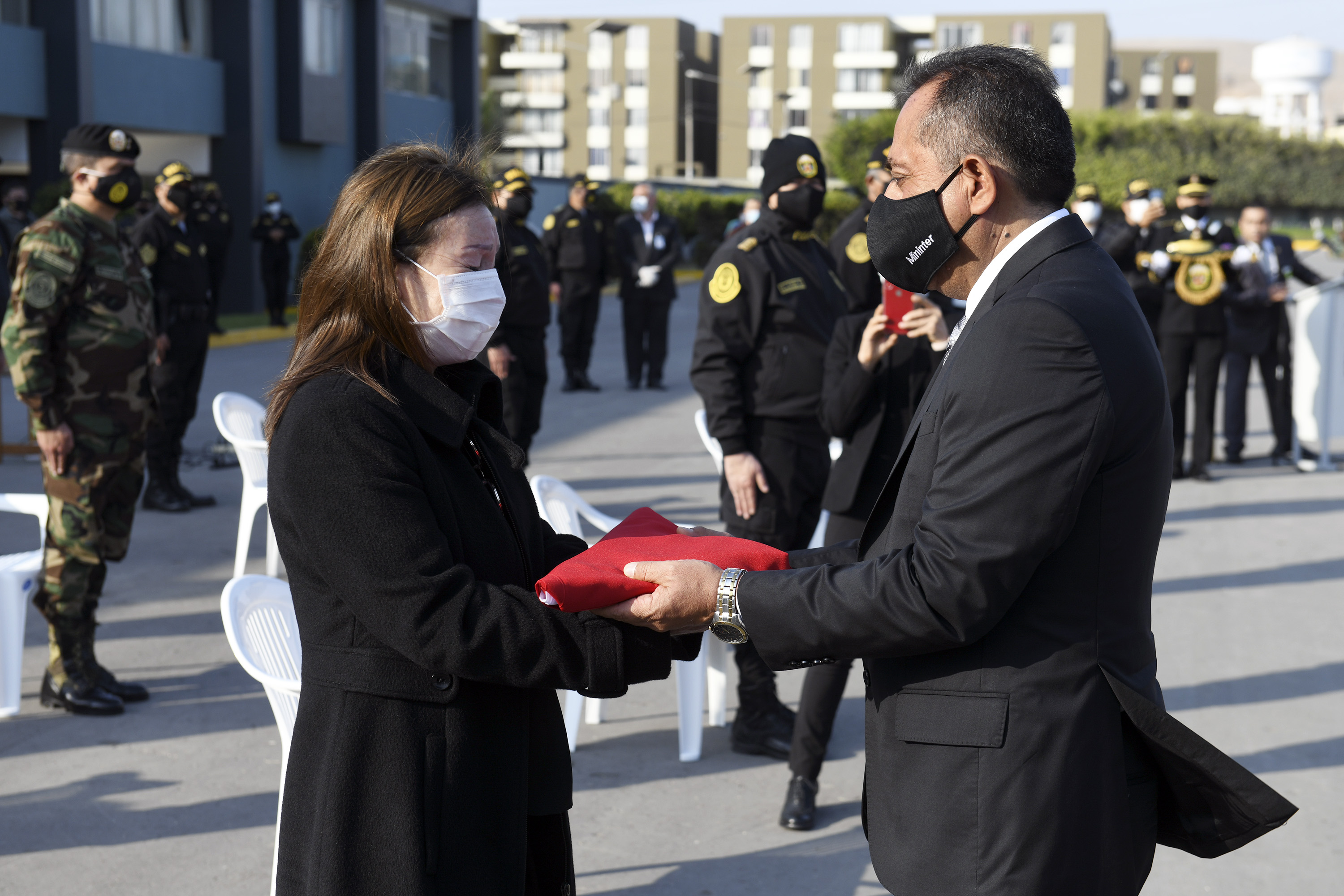 Ministro del Interior despidió con honores a fallecido director de Sanidad Policial.