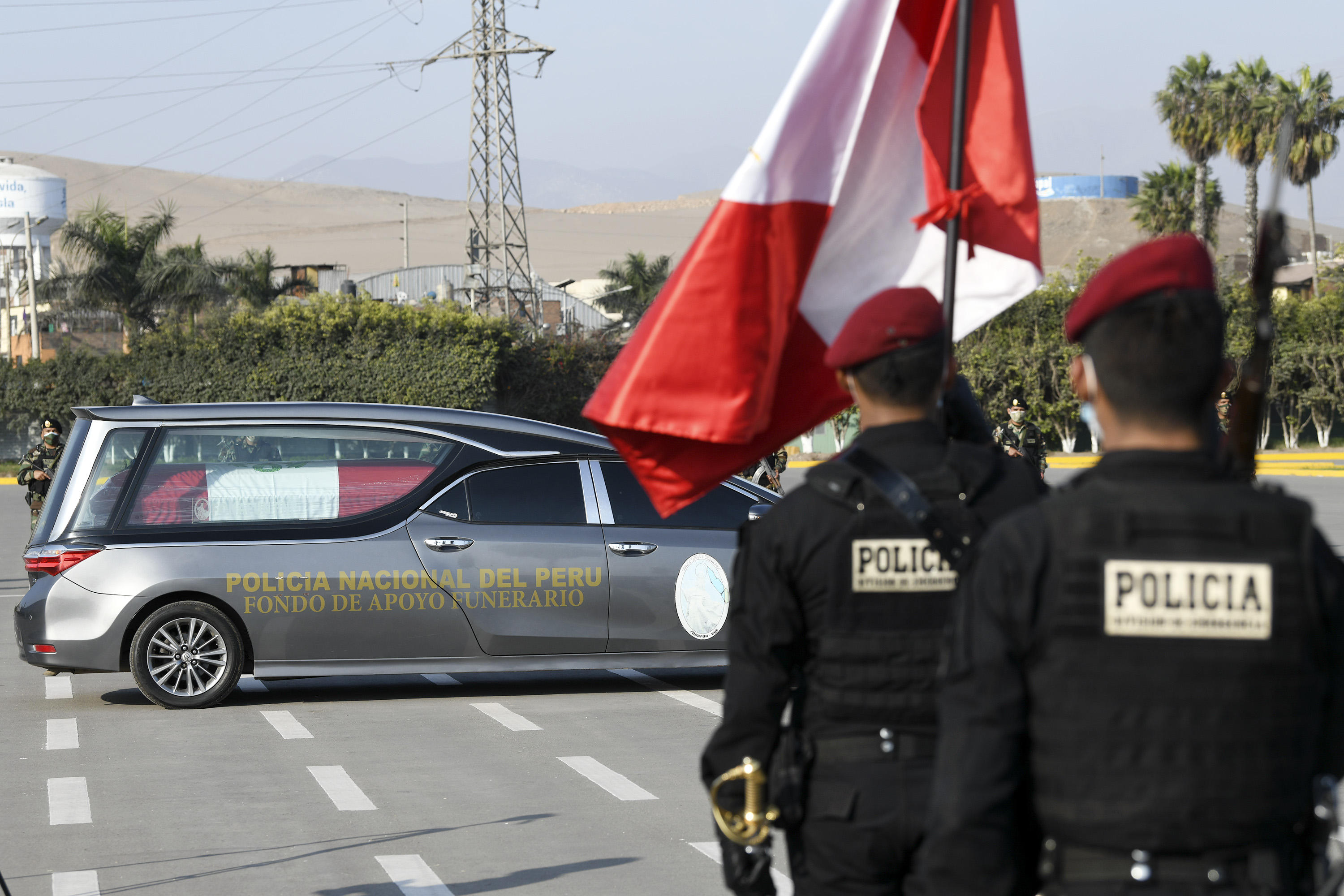 Ministro del Interior despidió con honores a fallecido director de Sanidad Policial.