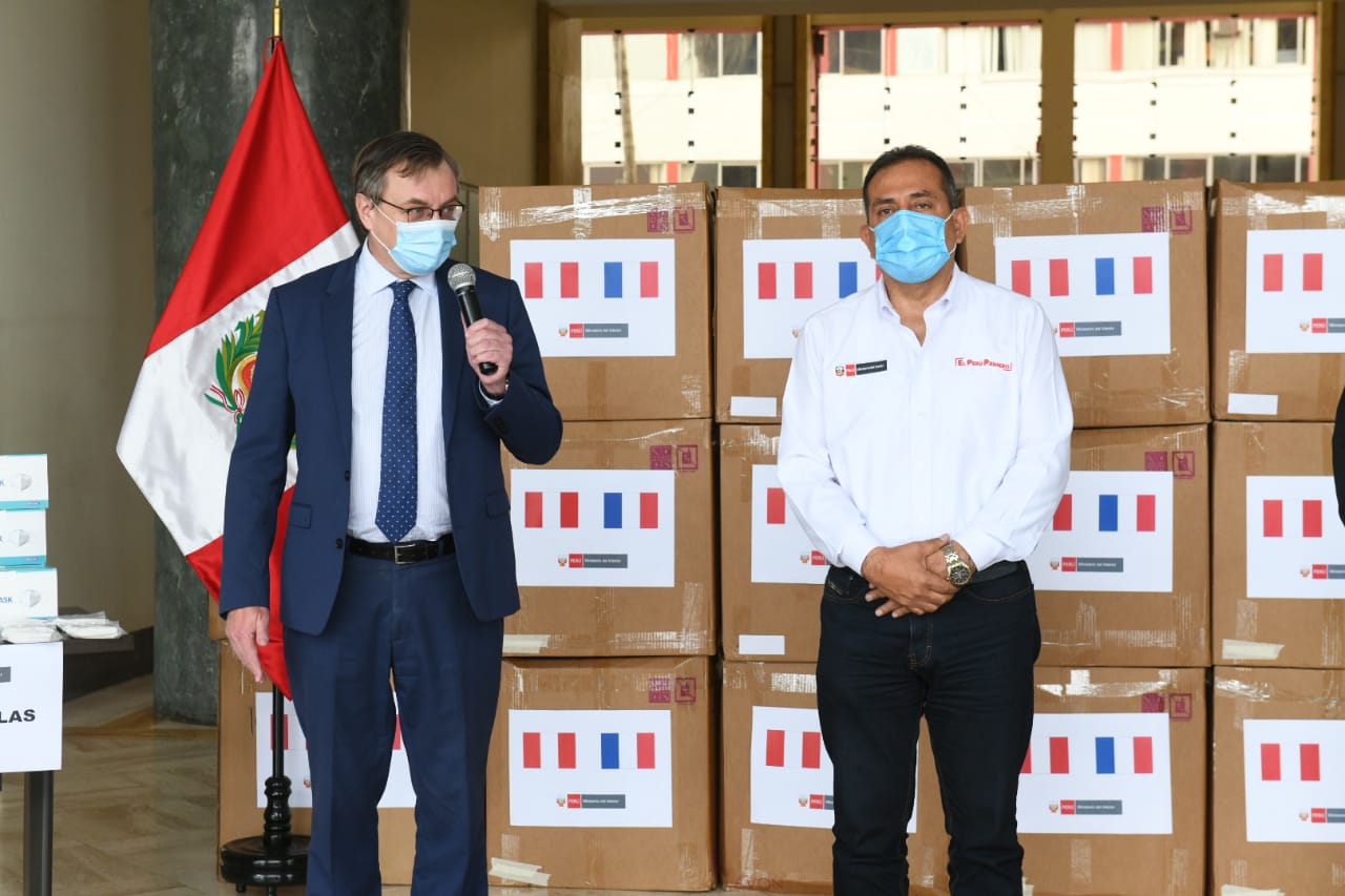 Mininter recibió mascarillas, guantes y otros insumos donados por Francia para proteger salud de efectivos policiales.