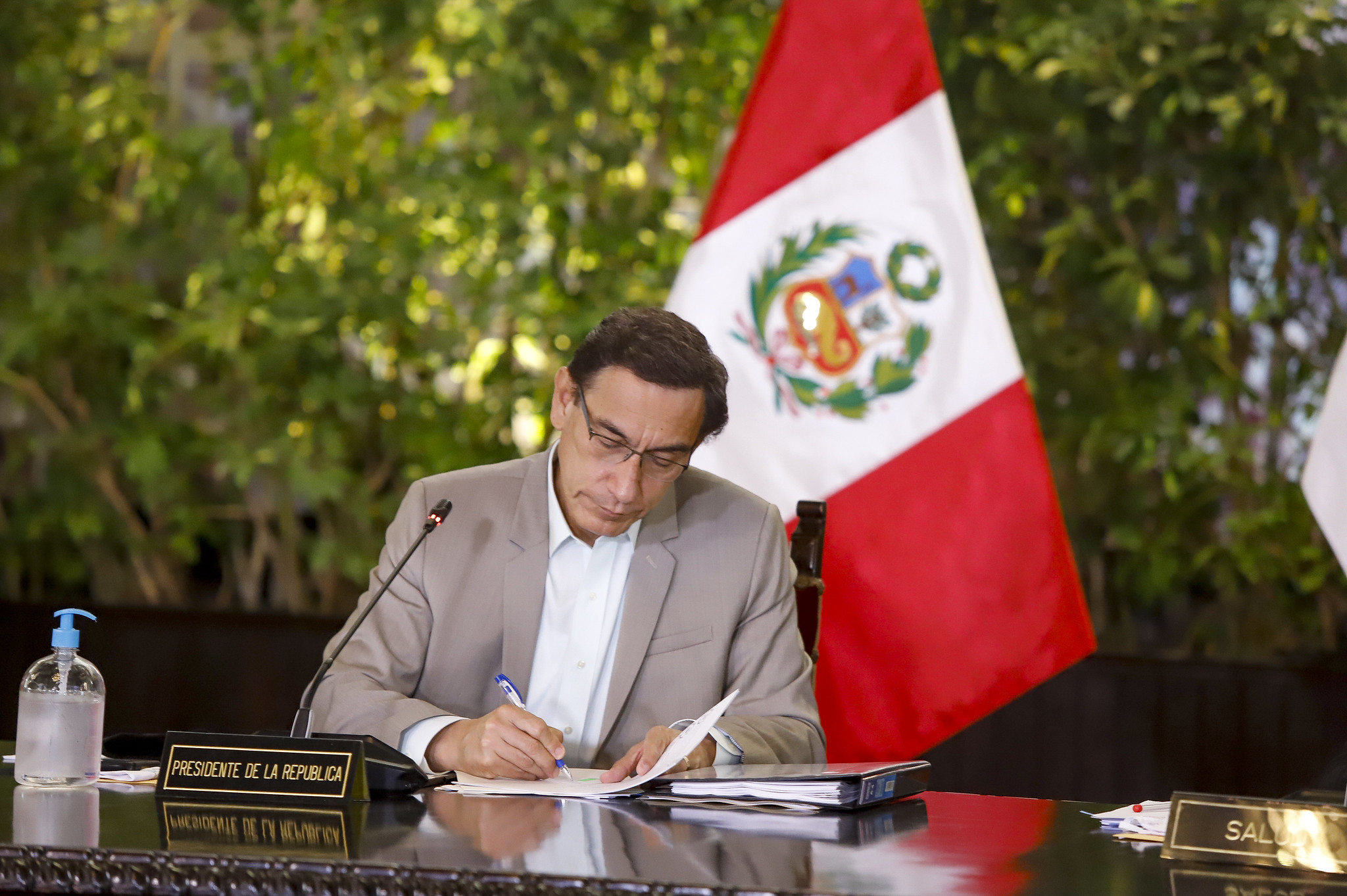 Presidente Martín Vizcarra firmó la ley que reconoce y fomenta el derecho a la lectura y promueve el libro.