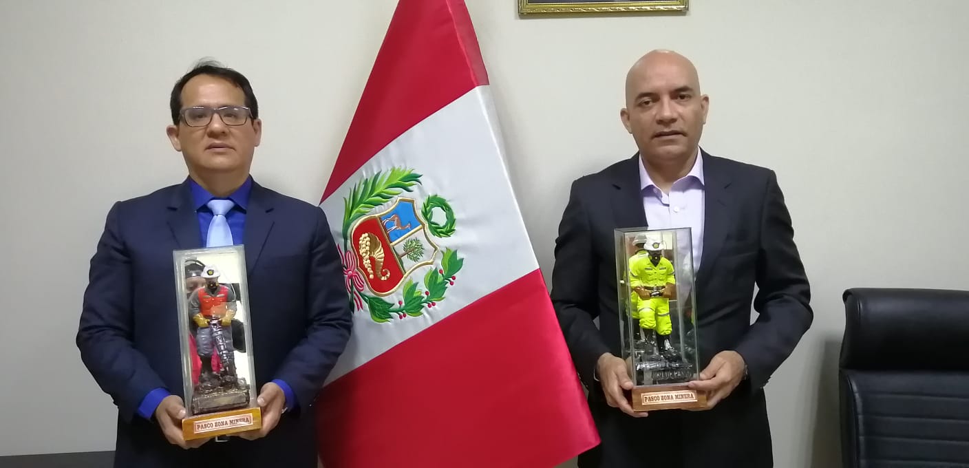 pasco entrega reconocimiento a conadis