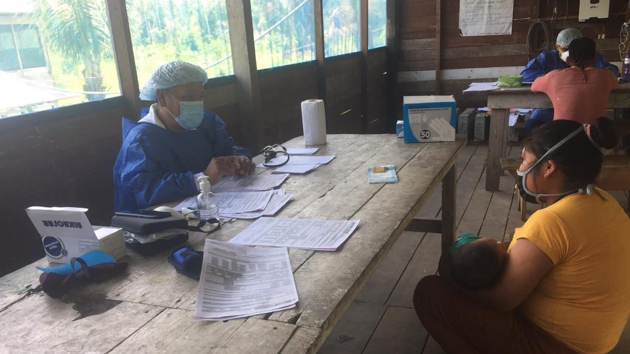 Brigadas del Minsa recorren comunidades nativas de Madre de Dios para brindar atención integral de salud