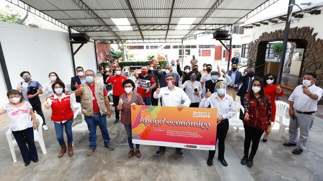 Trabajadores de la cultura en región Lambayeque reciben importante apoyo económico para reactivar sus actividades 