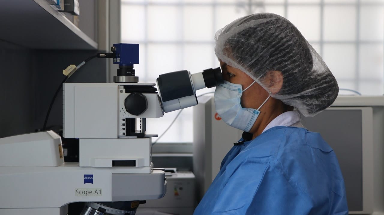 INS utiliza alta tecnología para el diagnóstico de la difteria en el país