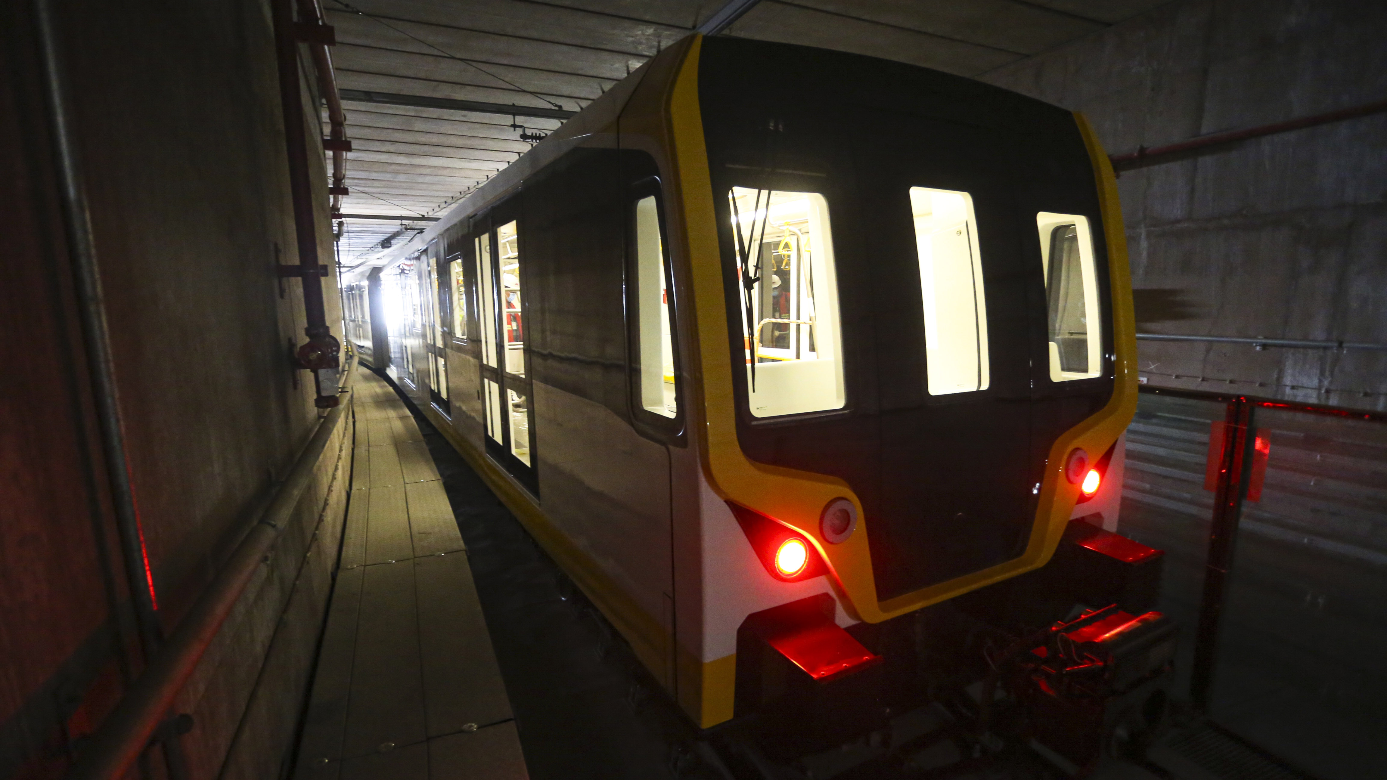 Línea 2 del Metro de Lima y Callao inició fase de prueba de los trenes dentro del túnel subterráneo