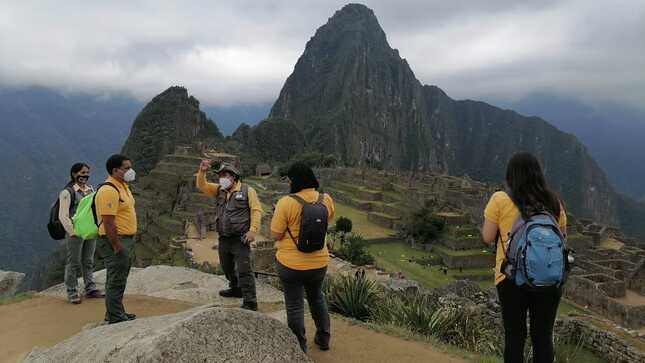 Machupicchu recibió a primeros visitantes en su reapertura oficial
