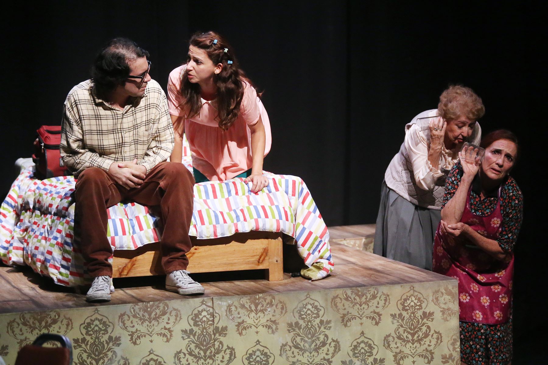 Ministro de Cultura: “Estamos evaluando la posibilidad de reabrir los teatros con aforo reducido”