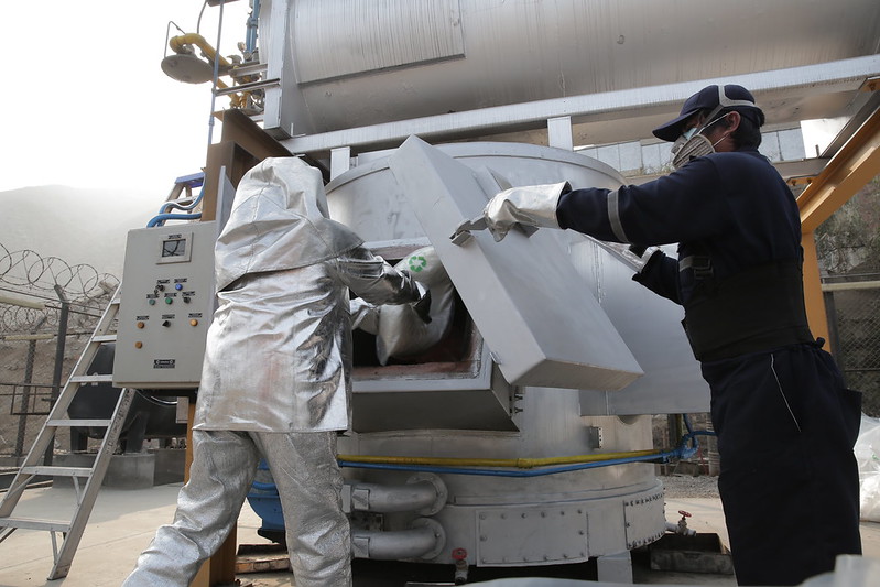 Más de 19 toneladas de droga, decomisadas en diversos operativos policiales, son destruidos a partir de hoy en la base de la Dirección de Operaciones Especiales (Diroes) de la Policía Nacional del Perú (PNP), ubicada en el distrito limeño de Ate.