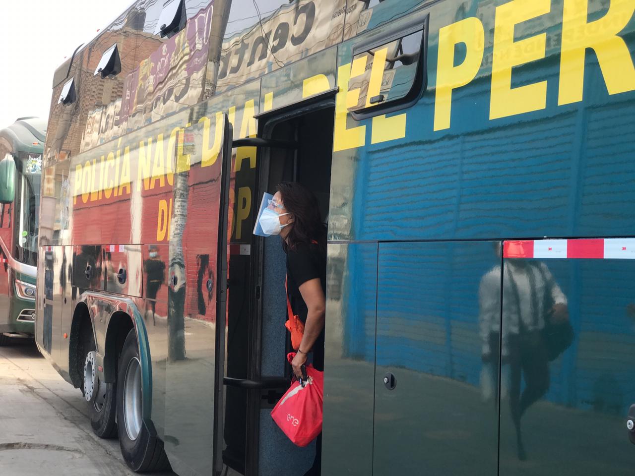 Policía Nacional pone a disposición de la ciudadanía 31 buses durante suspensión del servicio del Metropolitano.