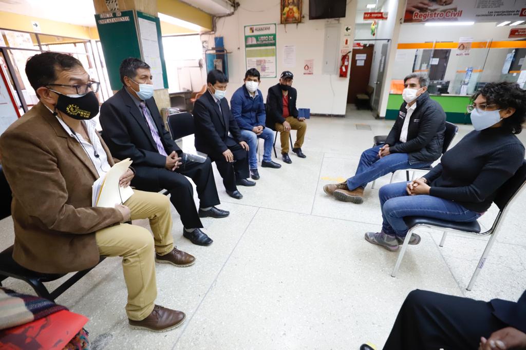 Ministro de Cultura entrega apoyos económicos para los trabajadores de la cultura en Junín y Huancavelica