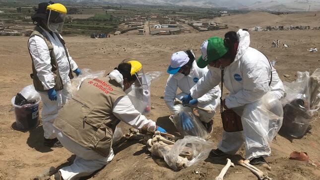 Ministerio de Cultura recuperó bienes culturales diseminados en la Zona Arqueológica Monumental de Caleta Vidal en Supe