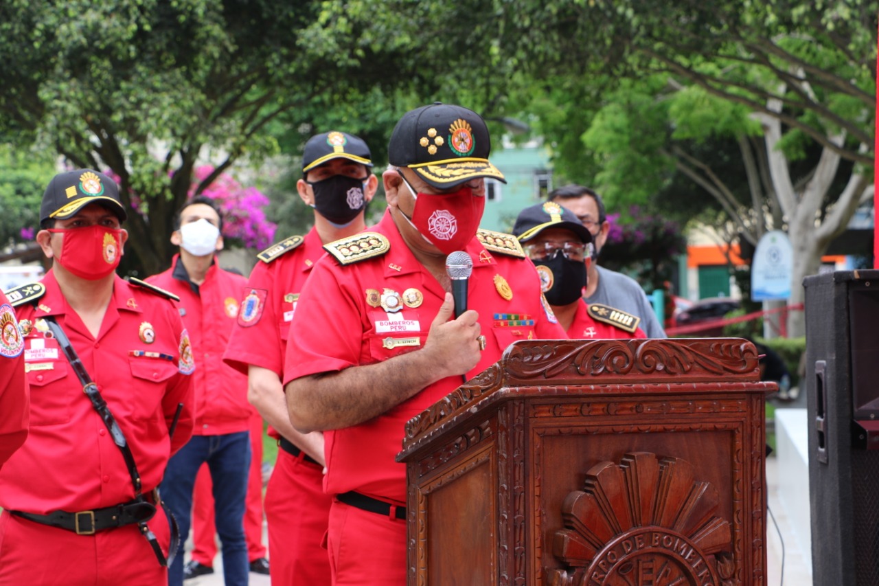 Ministerio del Interior saluda a bomberos por su 160.° aniversario