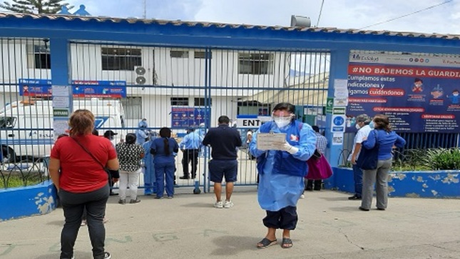 Comisionados de la Defensoría del Pueblo en supervisión a hospital de Huánuco