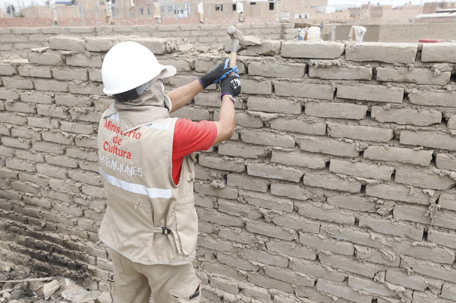 Ministerio de Cultura recupera áreas de la zona arqueológica monumental Los Huacos