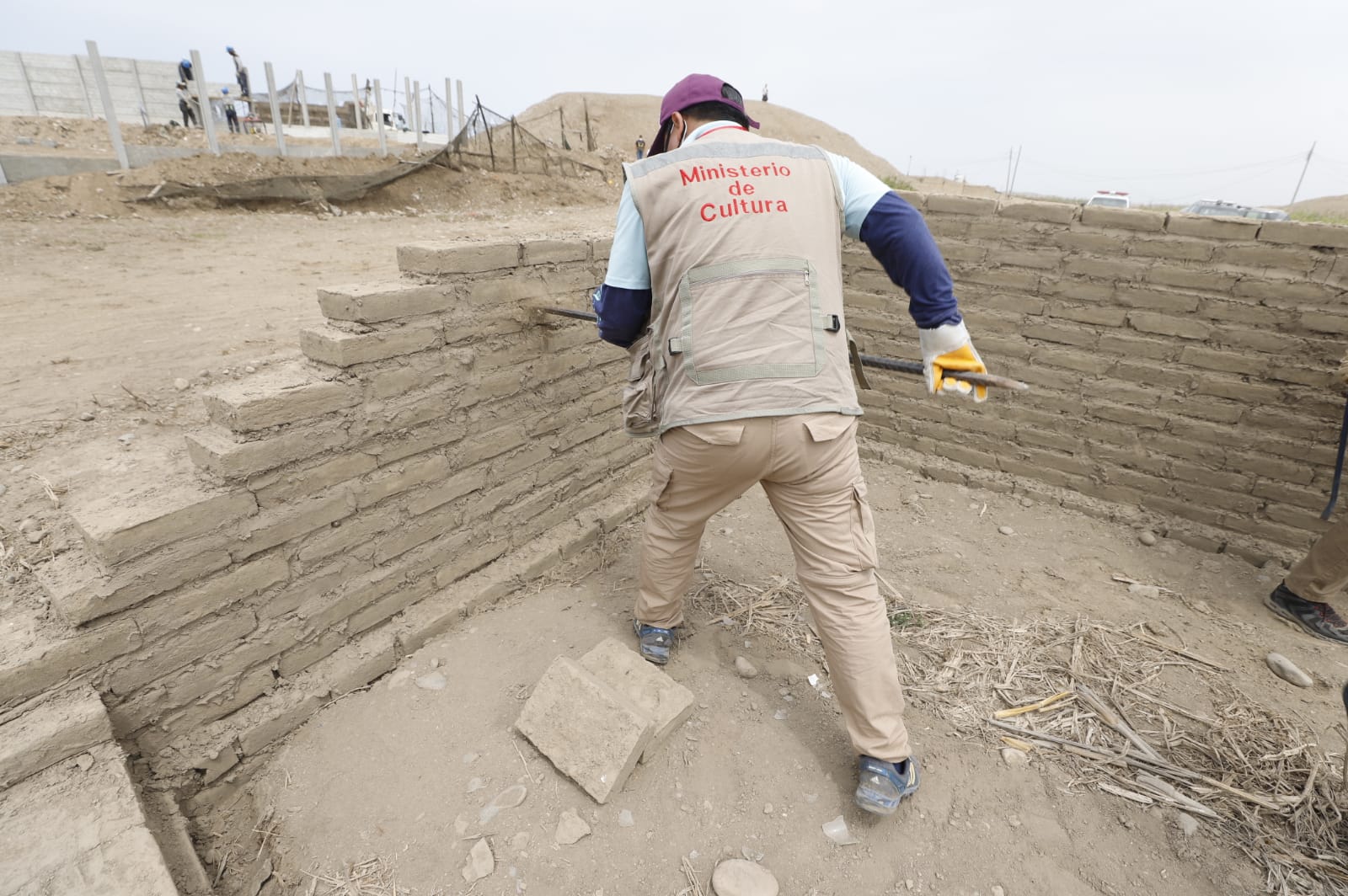 Ministerio de Cultura recupera áreas de la zona arqueológica monumental Los Huacos