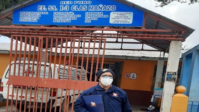 Comisionado de la Defensoría del Pueblo supervisando Centro de Salud en Puno