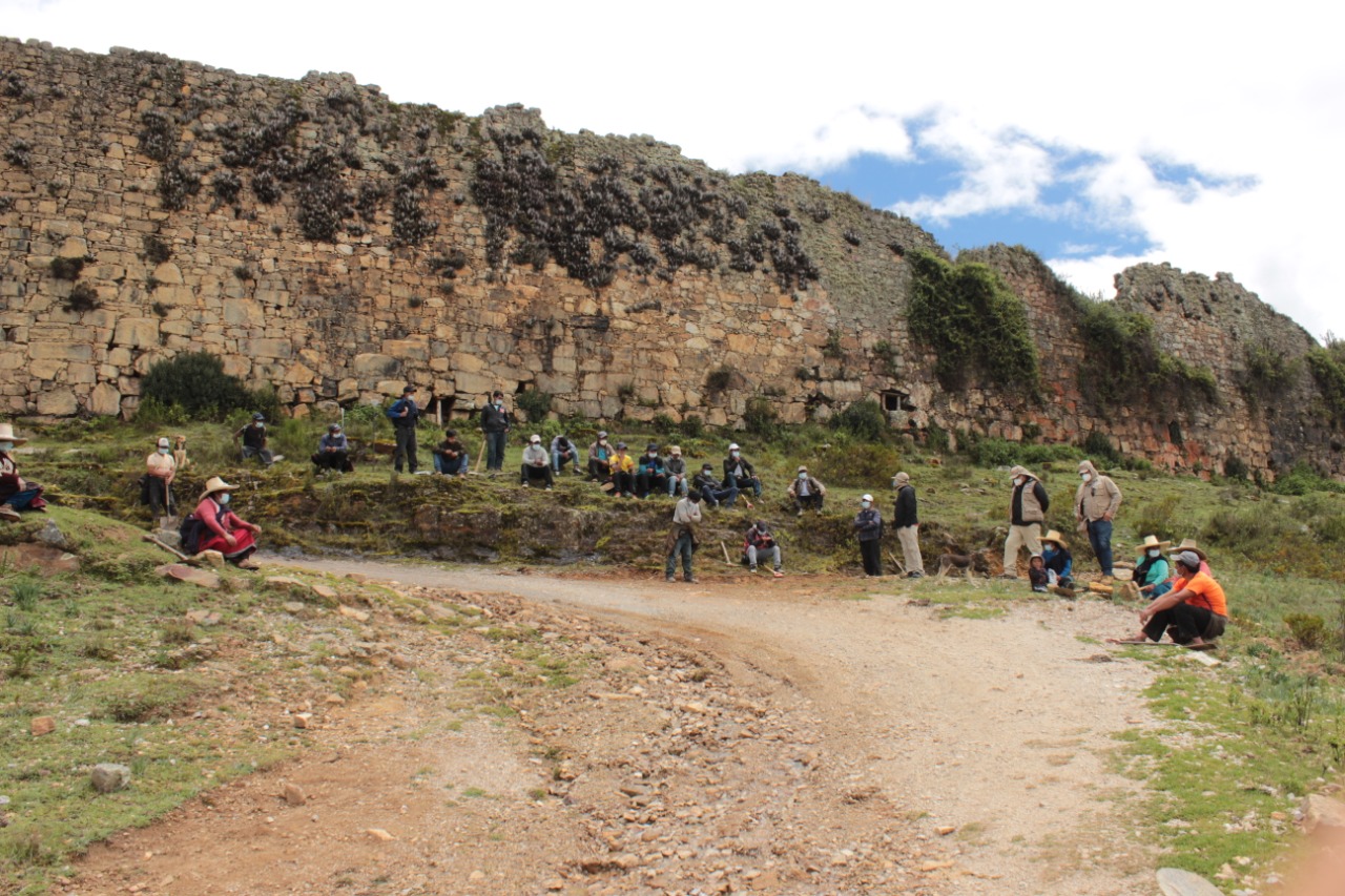 Realizan jornada de trabajo comunal para mantenimiento a trocha de acceso a Marcahuamachuco