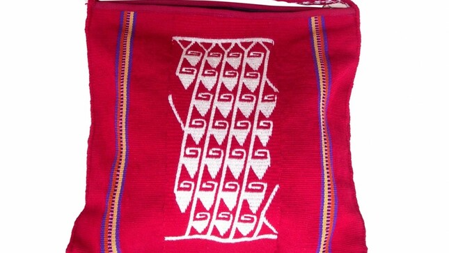 La Asociación Tejedoras Aymaras Moquegua-Ilo se integra a las tiendas virtuales Ruraqmaki.pe