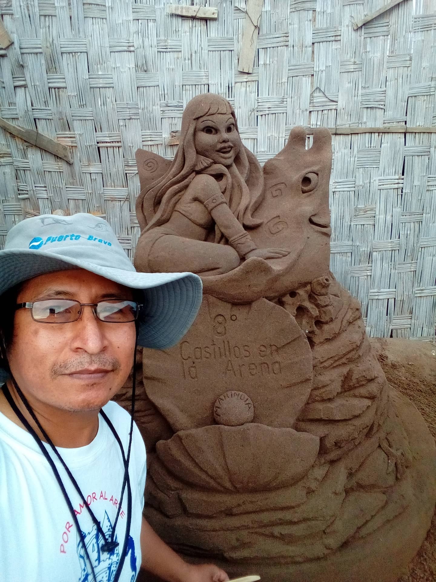 Mauro Jalanoca trabajando su obra en Lima.