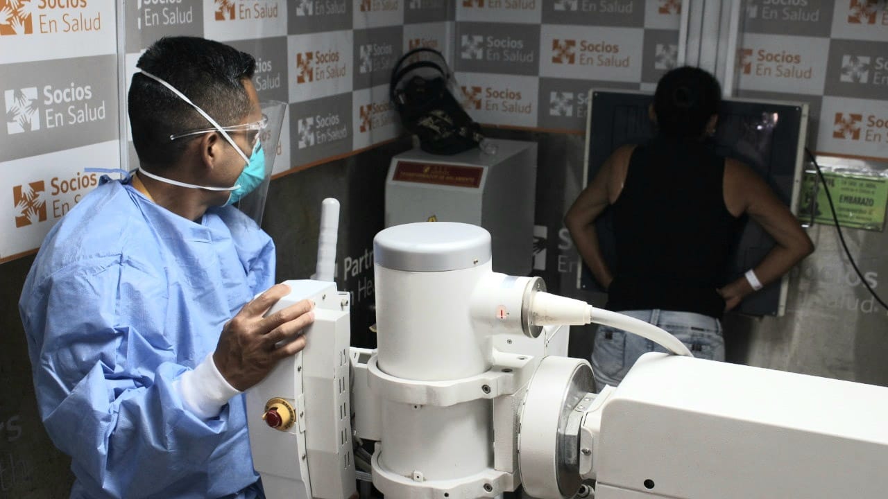 Minsa realiza diagnóstico oportuno y descarte de tuberculosis en Cieneguilla