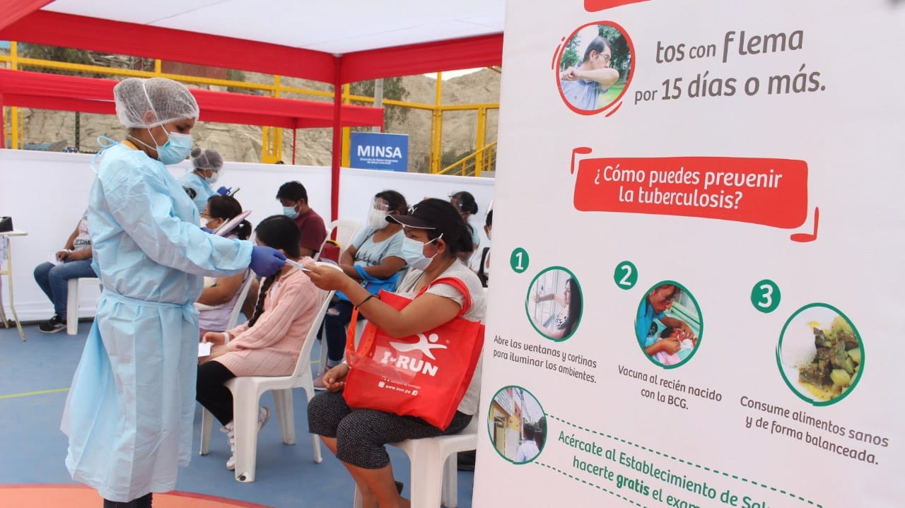 Minsa realiza diagnóstico oportuno y descarte de tuberculosis en Cieneguilla