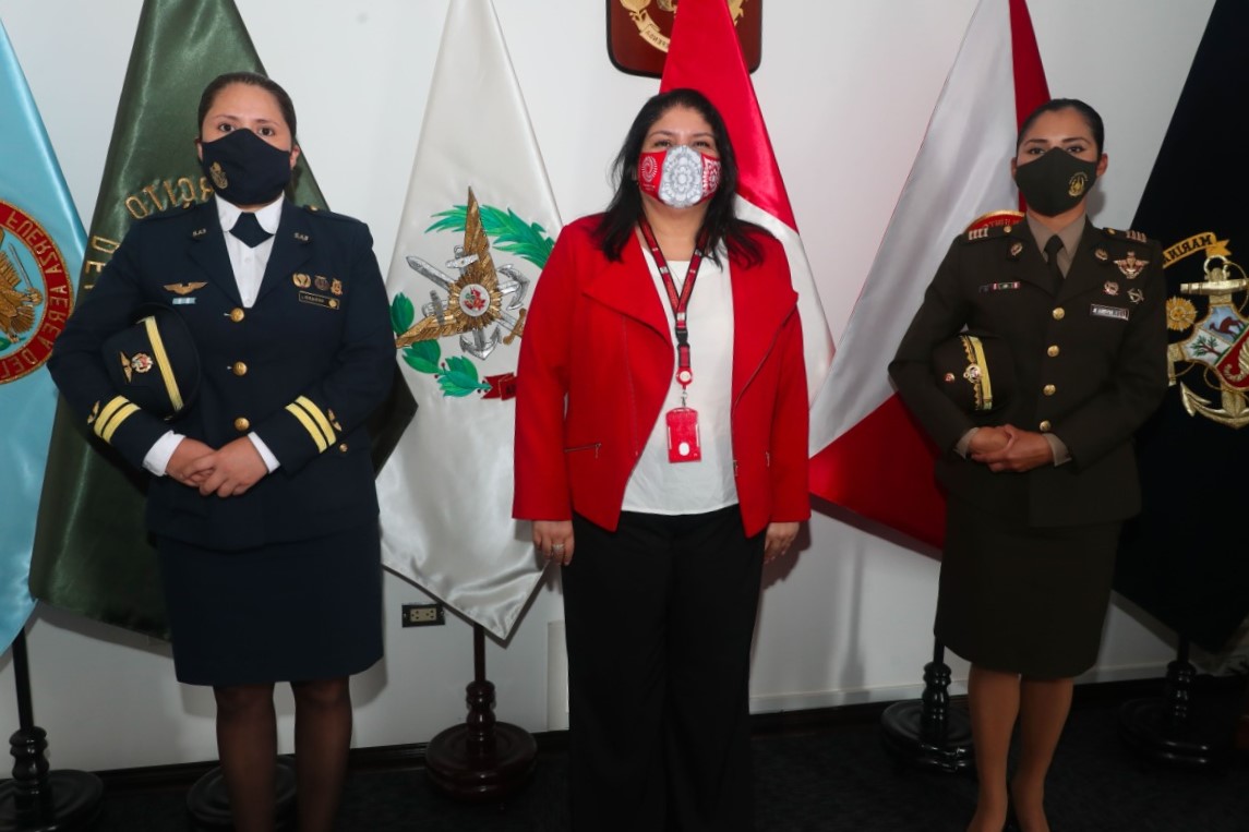 Ministra de Defensa espera que más niñas sepan que en las Fuerzas Armadas hay espacio para ellas
