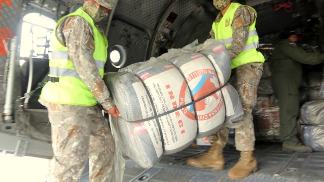 Viceministro de Políticas para la Defensa traslada más de 4 toneladas de ayuda humanitaria a Cajamarca