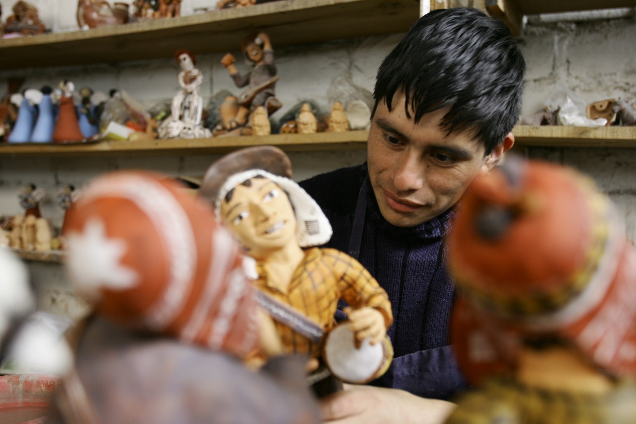 Ministro de Cultura: “Los artesanos son los que mantienen viva la cultura y tradición del país”