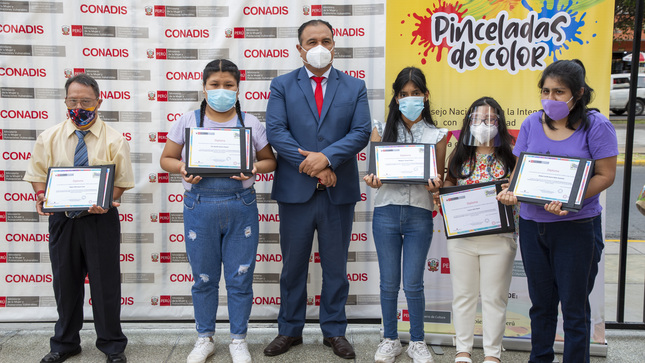Son los ganadores del premiación del II Concurso Nacional de Arte Inclusivo “Pinceladas de Color 2020” con el secretario General