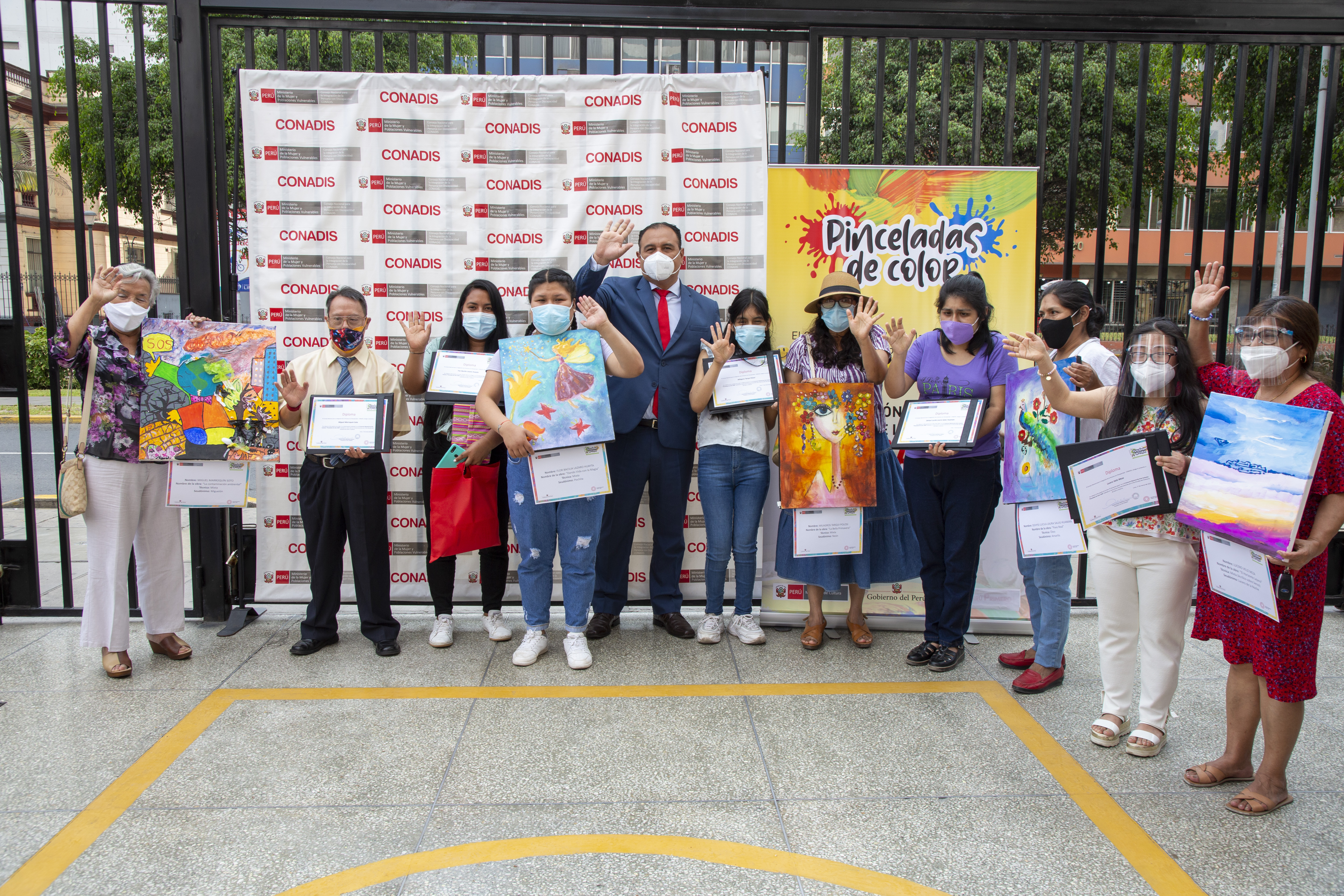 Son los ganadores del premiación del II Concurso Nacional de Arte Inclusivo “Pinceladas de Color 2020” con el secretario General