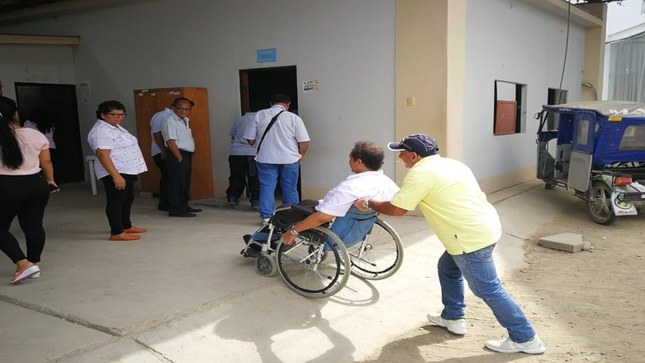 Persona con discapacidad en sillas de ruedas