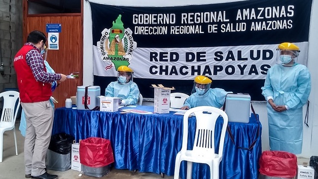 Imagen JPG de colaborador de la Contraloría supervisando Red de Salud Chachapoyas en Amazonas.