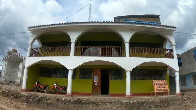 Imagen JPG de fachada del Concejo Distrital de Tambillo en el marco de la supervisión de obra de energía eléctrica en Tambillo.