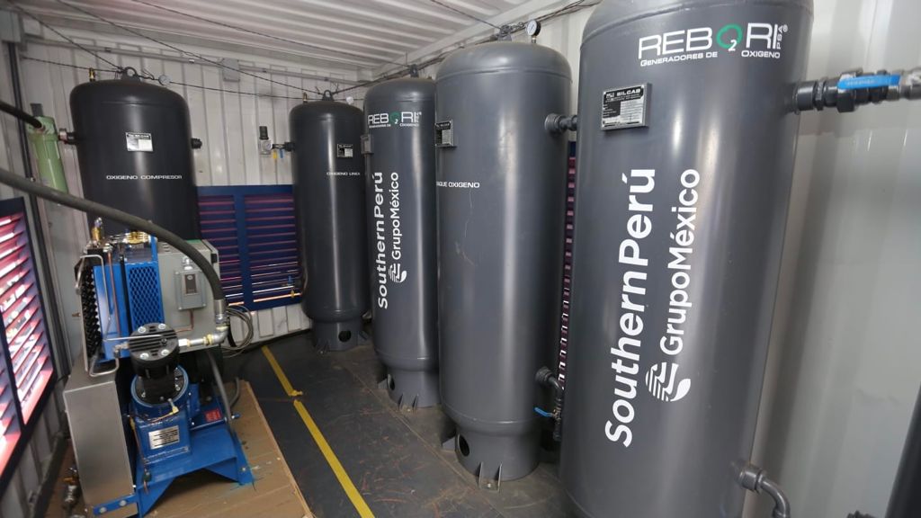 Arequipa recibe 10 kits de camas UCI y toneladas de oxígeno medicinal